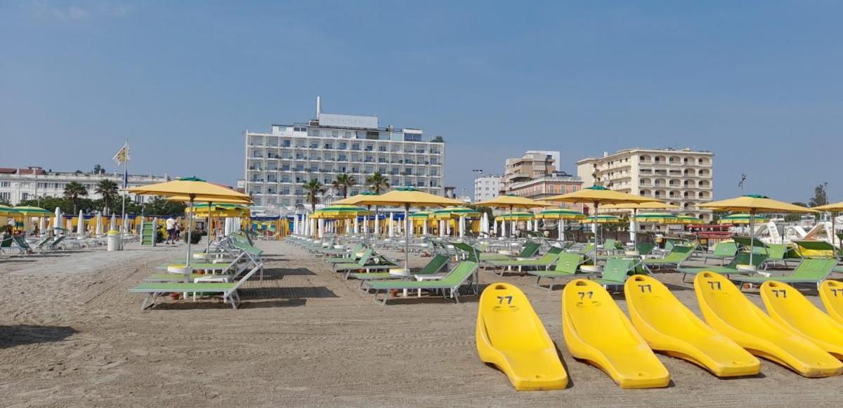 Hotel Mediterraneo Riccione Exterior photo